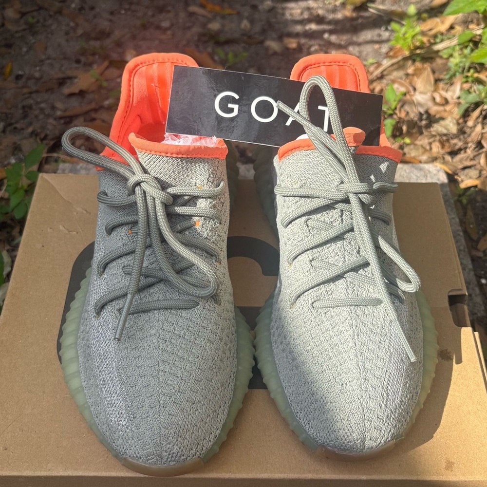 Yeezy Boost 350 V2 in "Desert Sage" - Picture 3 of 4